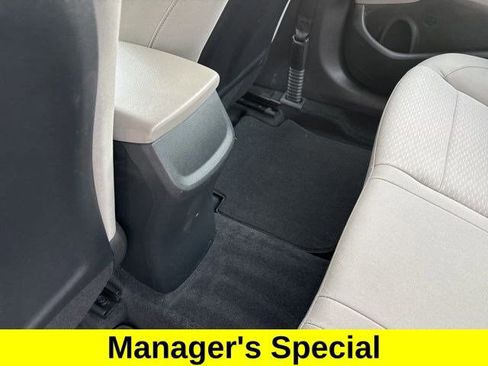 Used 2019 Hyundai Elantra SE image 31