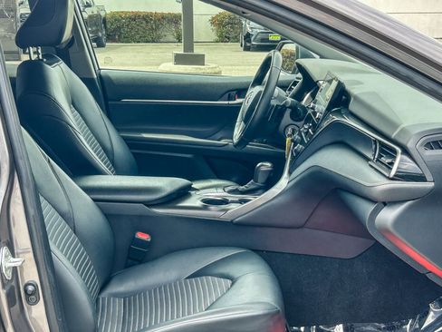 Used 2023 Toyota Camry SE image 16
