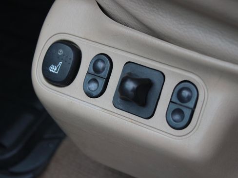 Used 2004 Ford F350 Lariat image 17