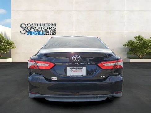 Used 2018 Toyota Camry LE FWD image 4