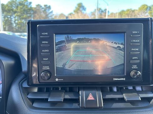 Used 2021 Toyota RAV4 LE image 23