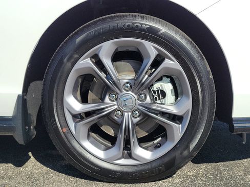 Certified 2025 Honda Accord EX-L image 5