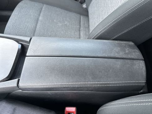 Used 2023 Nissan Rogue SV image 25