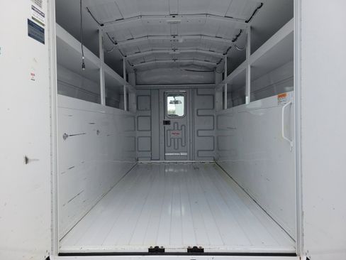 Certified 2018 Ford E-350 and Econoline 350 Super Duty w/ Power Windows & Locks Group image 9