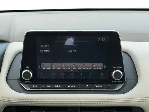 Used 2025 Nissan Rogue SV FWD image 22