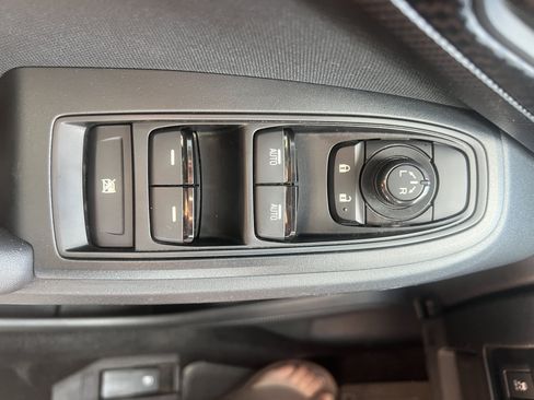 Used 2023 Subaru Crosstrek 2.0i AWD/4WD image 16
