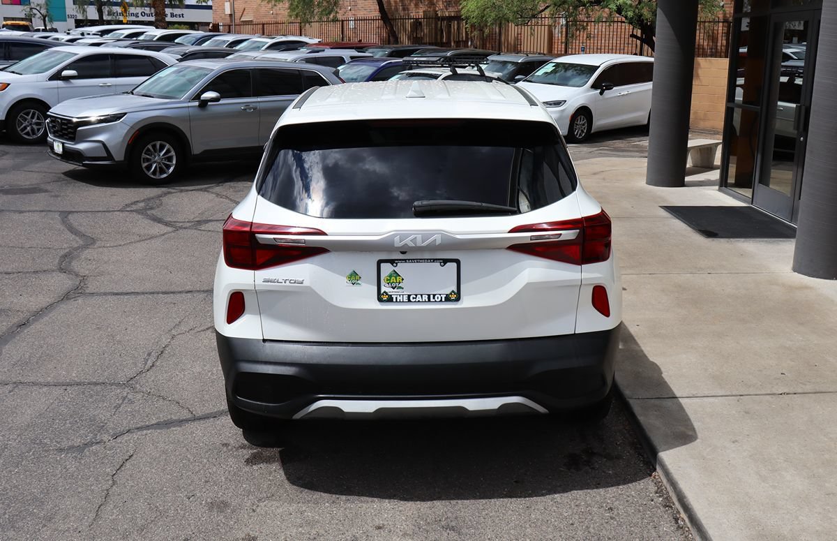 Used 2023 Kia Seltos LX AWD/4WD image 10
