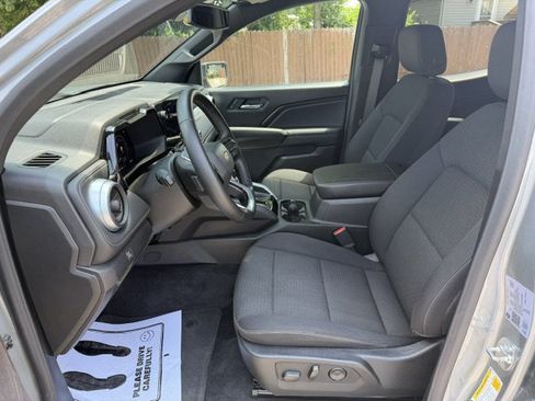 Used 2025 Chevrolet Colorado LT w/ Advanced Trailering Package AWD/4WD image 11