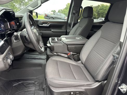 Used 2024 Chevrolet Silverado 1500 RST image 5