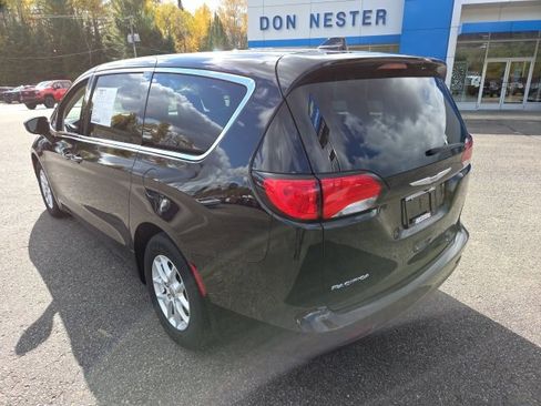 Used 2017 Chrysler Pacifica LX image 19