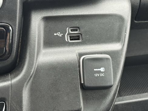 Used 2023 RAM ProMaster 2500 FWD image 13