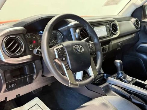 Used 2016 Toyota Tacoma SR5 w/ Towing Package image 12