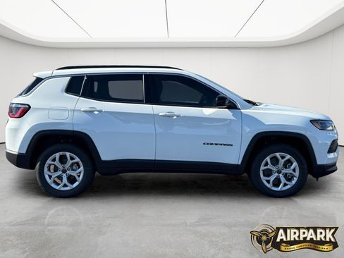 New 2026 Jeep Compass Latitude image 3