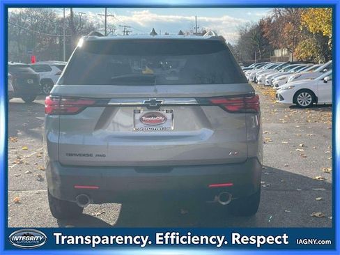 Used 2023 Chevrolet Traverse RS image 7