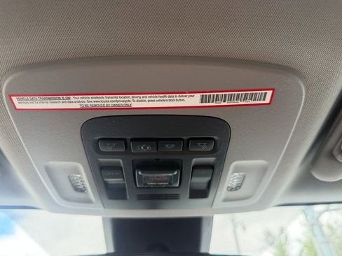 Used 2019 Toyota Camry SE FWD image 21