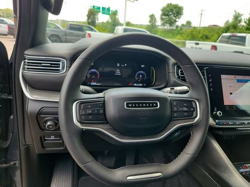 Used 2024 Jeep Wagoneer Series III AWD/4WD image 16