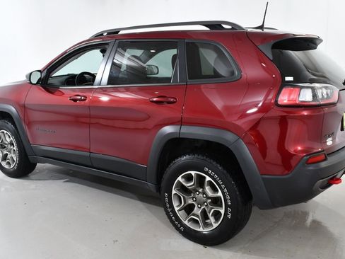Used 2020 Jeep Cherokee Trailhawk w/ Cold Weather Group image 15