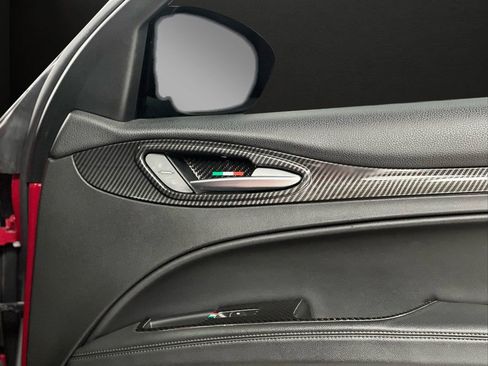 Used 2020 Alfa Romeo Stelvio Ti w/ Nero Edizione image 33