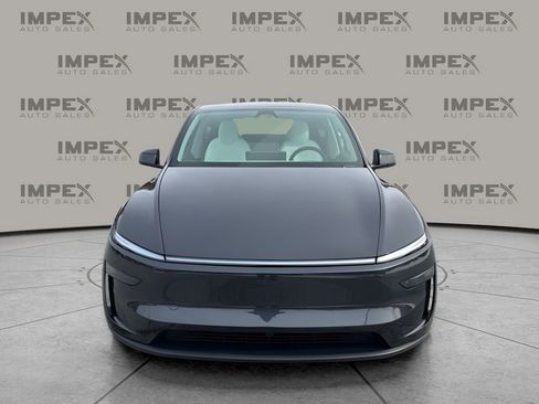 Used 2026 Tesla Model Y Long Range image 8