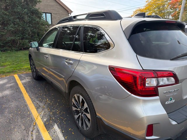 Used 2016 Subaru Outback 3.6R Limited AWD/4WD image 3