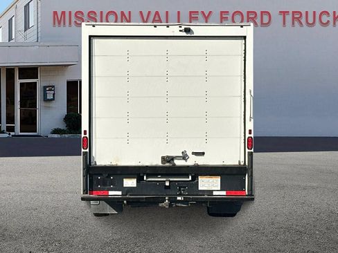 Used 2022 Ford E-350 and Econoline 350 Super Duty RWD image 5