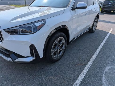 Used 2023 BMW X1 xDrive28i w/ Convenience Package AWD/4WD image 3