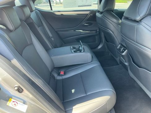 Used 2019 Lexus ES 350 F Sport w/ Accessory Package 2 FWD image 17