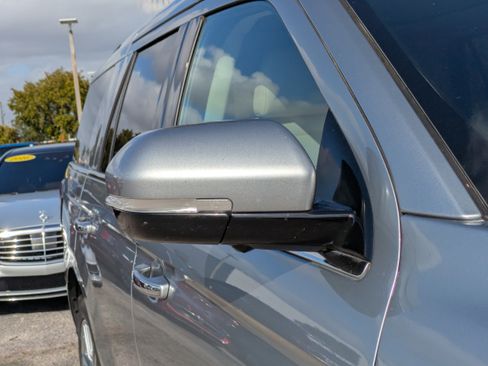 Used 2024 Ford Expedition Limited image 12