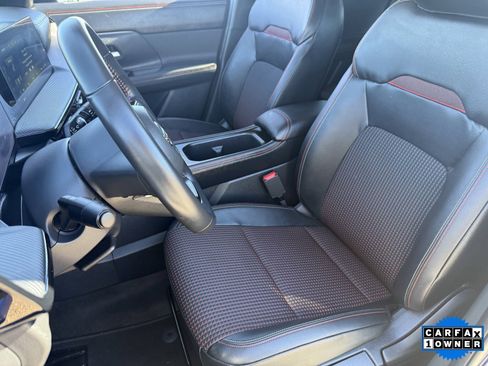 Certified 2025 Nissan Kicks SR image 21