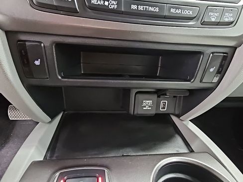 Used 2021 Honda Pilot EX image 21