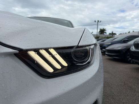 Used 2019 Ford Mustang Shelby GT350 w/ Technology Package image 11