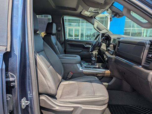 Certified 2022 Chevrolet Silverado 1500 RST w/ Convenience Package II AWD/4WD image 41
