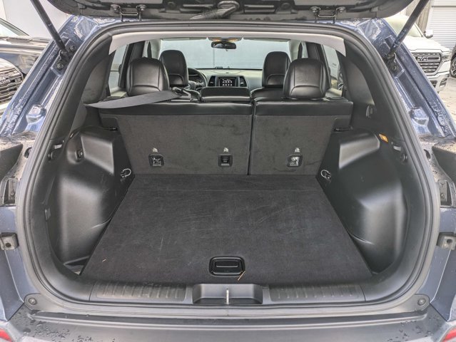 Used 2020 Jeep Cherokee Latitude Plus FWD image 12