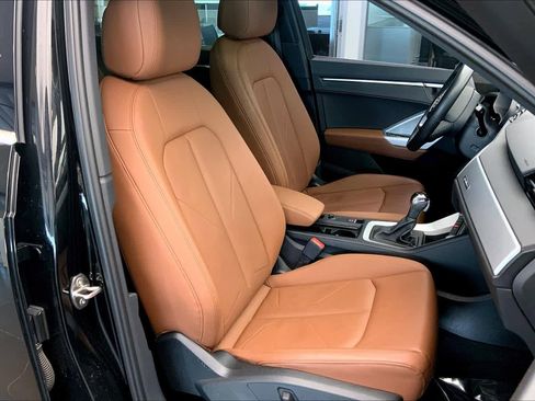 Used 2021 Audi Q3 2.0T Premium w/ Convenience Package image 9