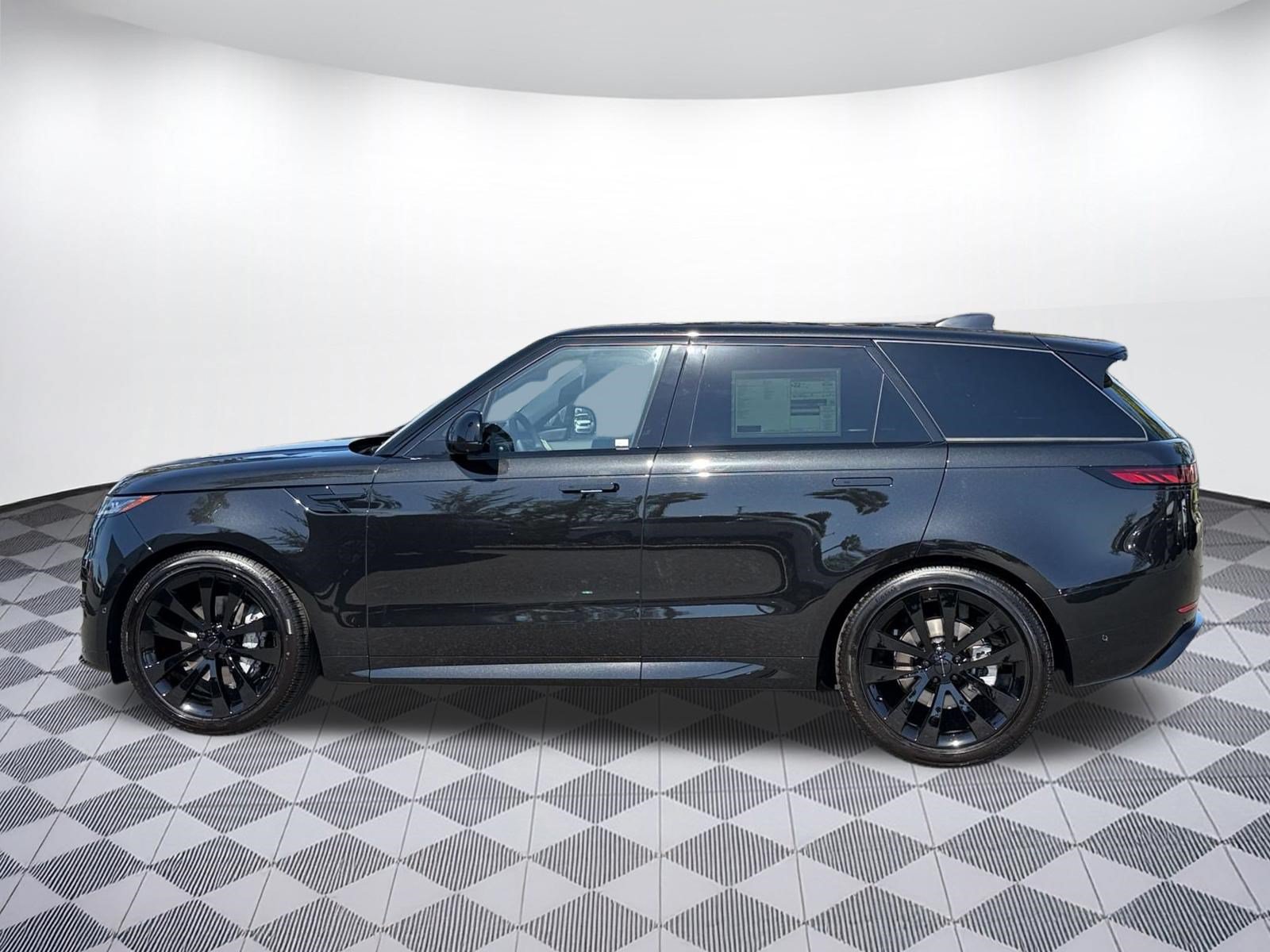 New 2027 Land Rover Range Rover Sport Dynamic SE AWD/4WD image 2