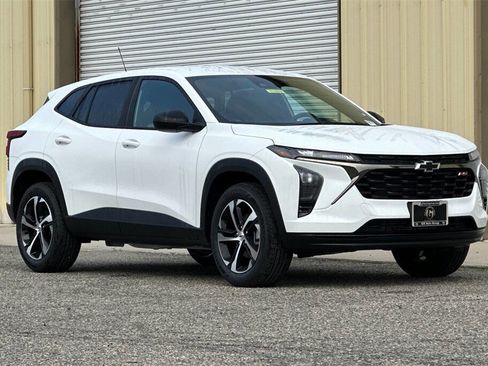 New 2026 Chevrolet Trax RS w/ Driver Confidence Package image 9