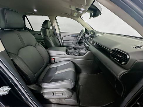 Used 2025 Honda Pilot EX-L image 33