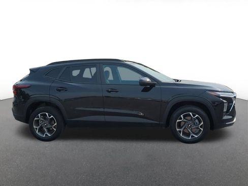 Used 2024 Chevrolet Trax LT w/ Driver Confidence Package FWD image 7