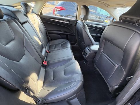 Used 2019 Ford Fusion Titanium image 17
