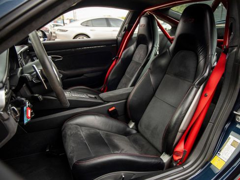 Certified 2015 Porsche 911 GT3 image 5