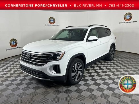 Used 2025 Volkswagen Atlas SE AWD/4WD image 1