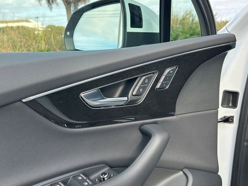 Certified 2025 Audi Q7 2.0T Premium w/ Convenience Package image 75