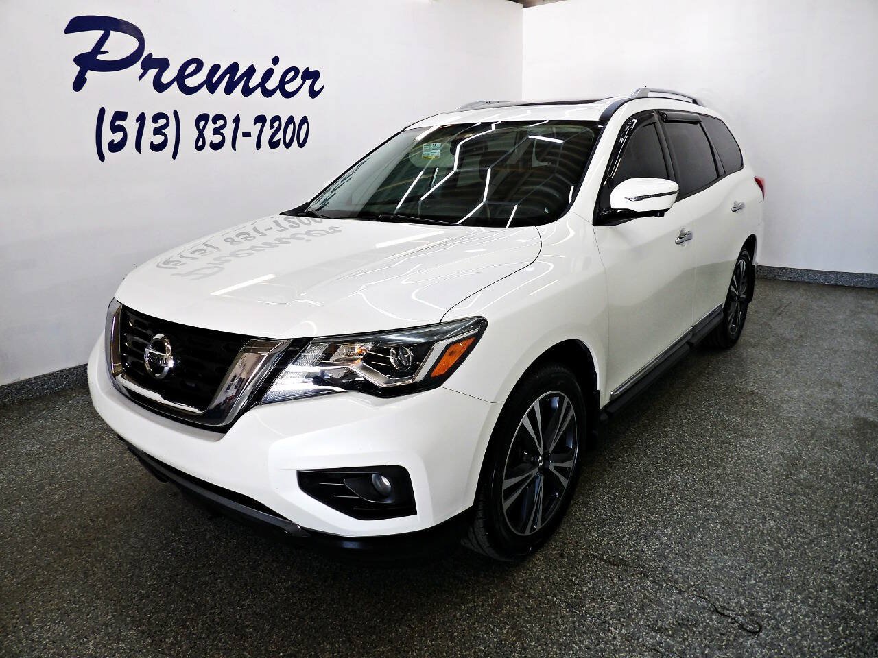 Used 2017 Nissan Pathfinder Platinum AWD/4WD image 1