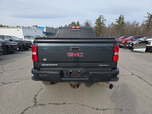 Used 2017 GMC Sierra 3500 Denali w/ Duramax Plus Package image 4
