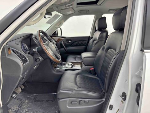 Used 2018 INFINITI QX80 4WD w/ Deluxe Technology Package image 16
