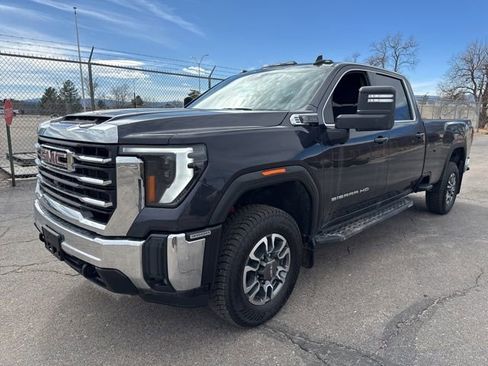 Used 2024 GMC Sierra 3500 SLE image 3