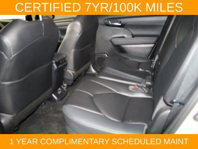 Used 2023 Toyota Highlander XLE AWD/4WD image 15