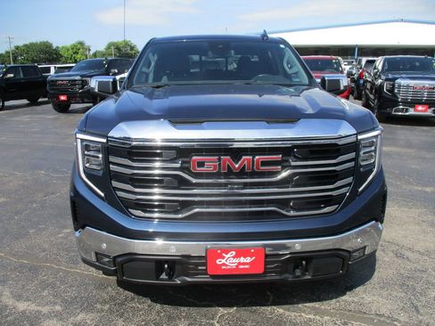 Used 2023 GMC Sierra 1500 SLT w/ SLT Premium Plus Package AWD/4WD image 13