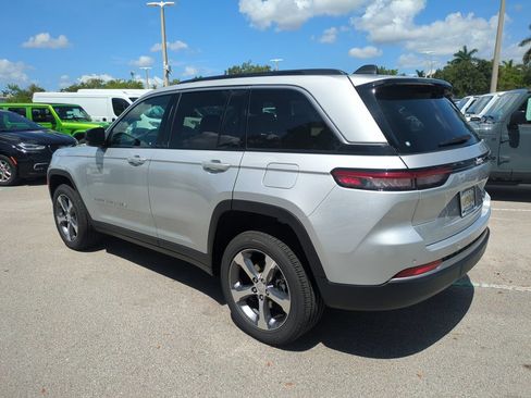 New 2026 Jeep Grand Cherokee Limited RWD image 7