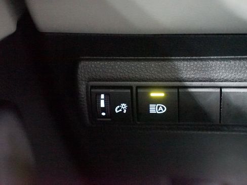 Certified 2025 Toyota Corolla LE FWD image 22